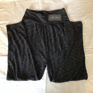 NEW WITH TAGS Heather Grey Cropped Sweatpants